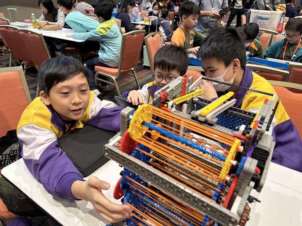 2024-01-13  [VEX香港少年工程挑戰賽] 3/8