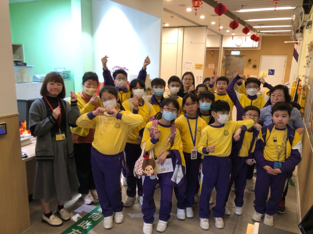 2024-02-02  [基小致送花燈給明愛青年及長者中心] 1/6