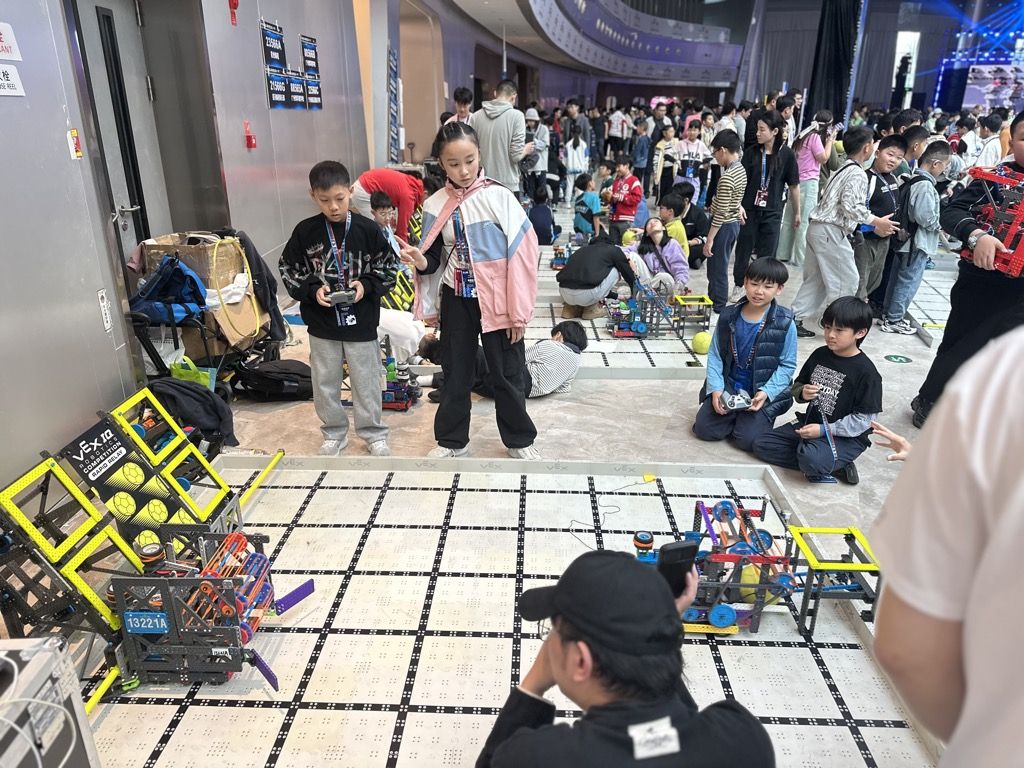 2025-01-18  [2024 第十七屆VEX 亞洲機器人錦標賽簽名賽] 11/25