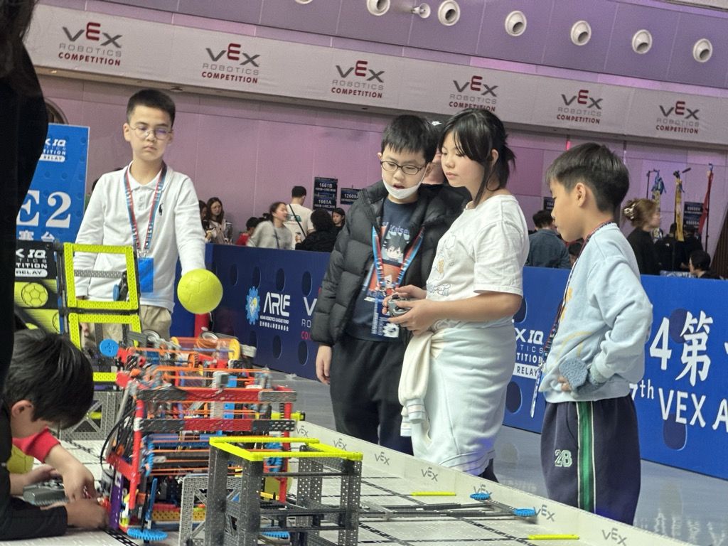 2025-01-18  [2024 第十七屆VEX 亞洲機器人錦標賽簽名賽] 12/25
