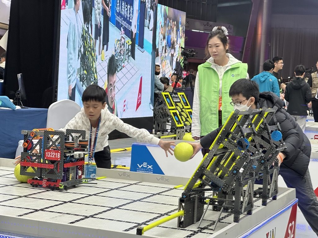 2025-01-18  [2024 第十七屆VEX 亞洲機器人錦標賽簽名賽] 13/25