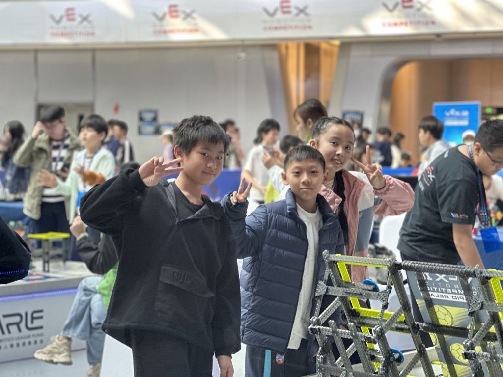 2025-01-18  [2024 第十七屆VEX 亞洲機器人錦標賽簽名賽] 14/25
