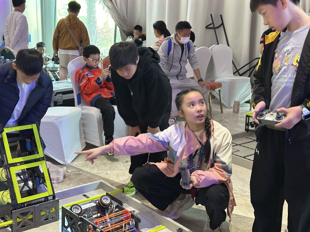 2025-01-18  [2024 第十七屆VEX 亞洲機器人錦標賽簽名賽] 15/25
